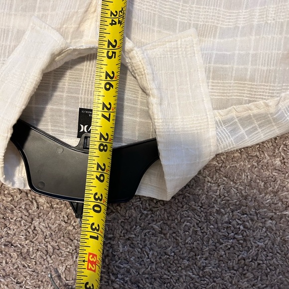 Hurley Women’s White Button Down Blouse -- FINAL SALE PRICE - Picture 5 of 8